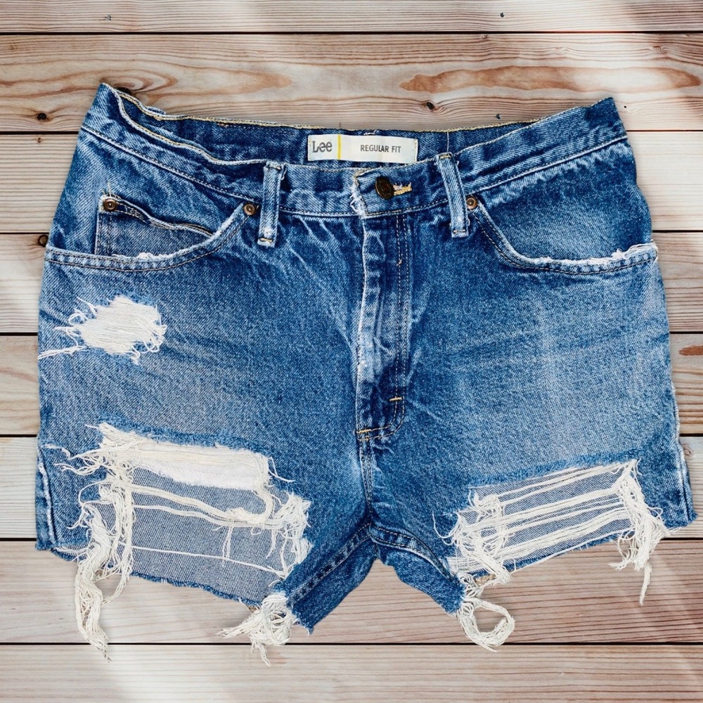 Q2 Lee distressed Jean Shorts cutoffs Women's 6 8 wallet imprint soft